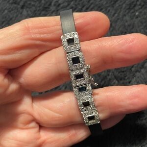 Silver Bracelet (925)& Silicone with Cubic Zirconia stones.
Bracelet from Italy.